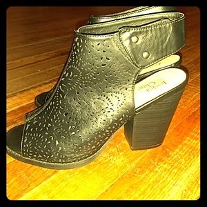 Jessica Cline High Heels